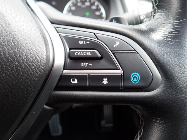 �y�N���[�Y�R���g���[���z�������H�ł̒��������s���y�Ɂ�A�N�Z���y�_���𓥂܂��Ɏԑ������ɕۂ��Ƃ��\�ł��B�O���̎ԗ������m���ĎԊԂ�ۂ悤�ɑ��x���߂��Ă���܂�!!