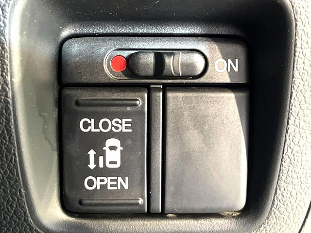 �y�p���[�X���C�h�h�A�z�X�}�[�g�L�[��^�]�Ȃ̃X�C�b�`�ŃX���C�h�h�A�̊J���\���d��������͂����ăh�A���J����K�v�������A���������q�l�ł��A�d���ו��������Ă��鎞�����N�ɊJ���߂ł��܂���