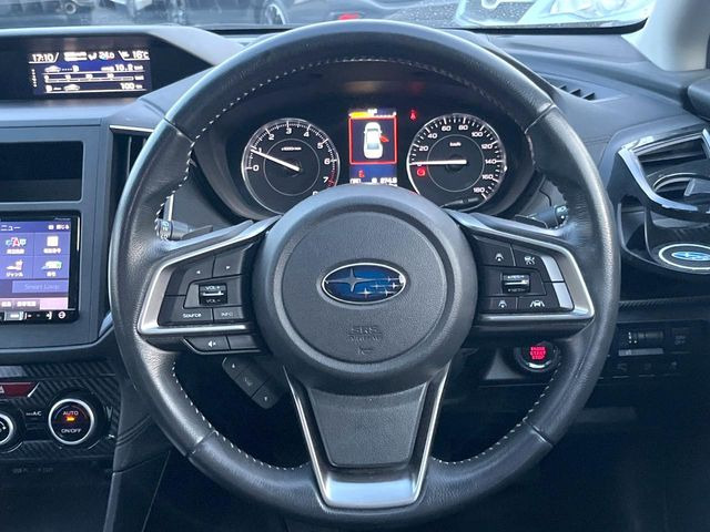 �y�����v�����X�e�A�����O�z�㎿�Ȋv���g�p���邱�ƂŁA��ɂ����������݂ƂĂ��^�]���₷���n���h���ł���