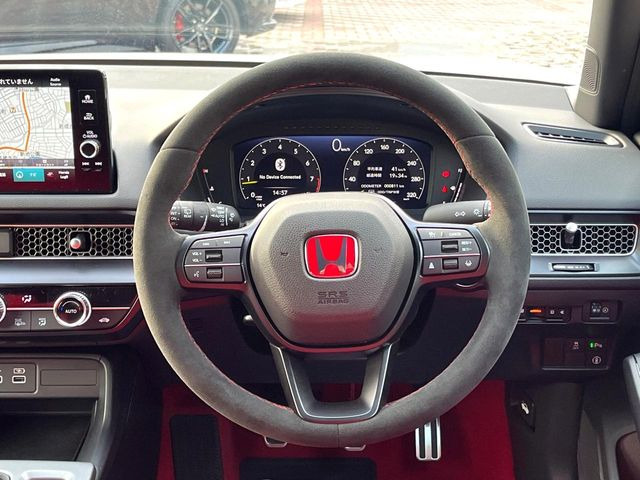 �y�X�G�[�h�X�e�A�����O�z����ɂ����f�ނ��̗p����A�O���b�v���\�ɗD�ꂽ�X�e�A�����O�ł��B�n���h�����O���̑��쐫�����サ�A���S�E���S�ȑ��s�ɍv�����܂��B���������ӂ�錩���ڂ������ł��ˁ�