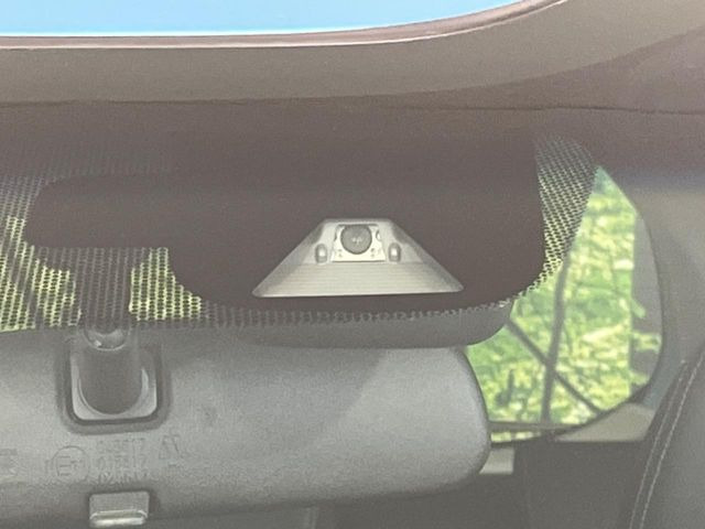 �y�z���_�Z���V���O�z���s���ɑO���̎ԗ�����F�����A�Փ˂������Ȏ��͌x��ƃu���[�L�ŏՓˉ���Ɣ�Q�y�����A�V�X�g�B�����S�Ƀh���C�u�����y���݂��������܂��B