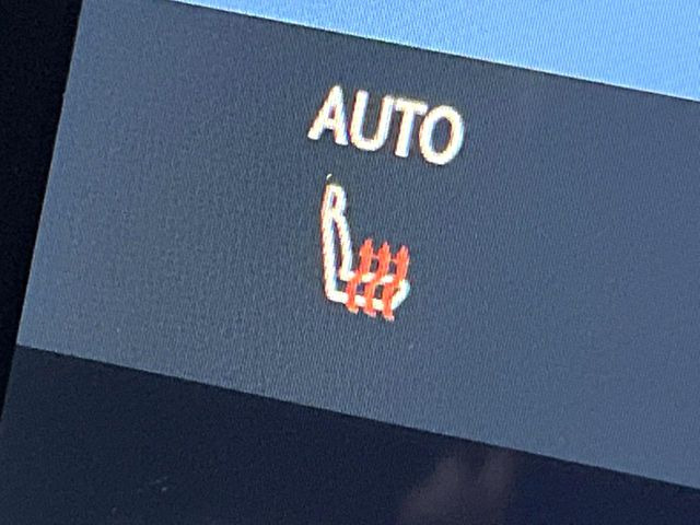 【シートヒーター】寒い日に重宝するシートヒーター!エアコンより早く温まってくれるので寒がりの人も安心ですね♪エアコンの温風は乾燥するから苦手、という方にもをおすすめです。