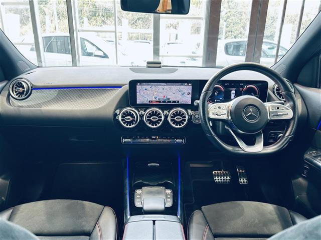 GLAクラスGLA200d 4マチック AMGライン 4WD