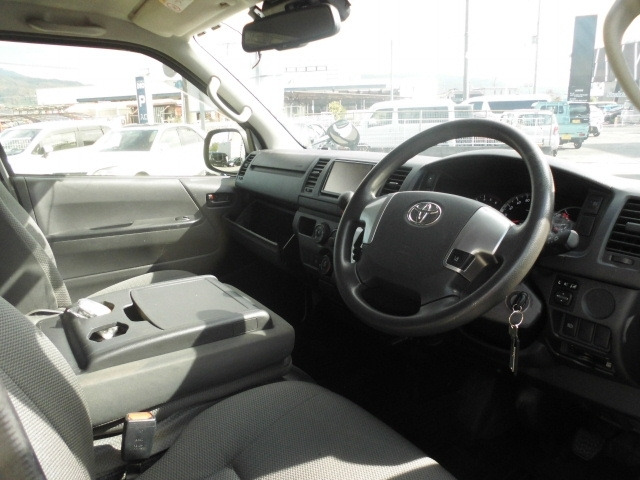 ハイエースバン2.8 DX ロング