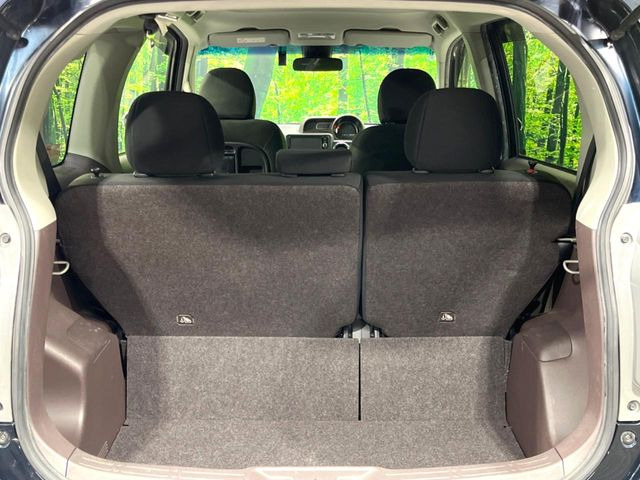 ���i�̂���������ʋ΁A���}���ɏ\���ȉ׎��X�y�[�X���m�ۂ��Ă���܂��B�Z�J���h�V�[�g��|���ƁA�傫�ȉו��̐ύڂ��\�ł���