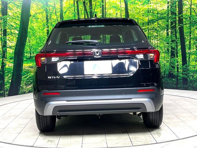 安心の最長10年・走行無制限保証(有償)をご用意。保証内容も充実はもちろん、無料点検&オイル交換や、年中無休の全国・24時間ロードサービスも付帯されておりますのでご安心下さい。