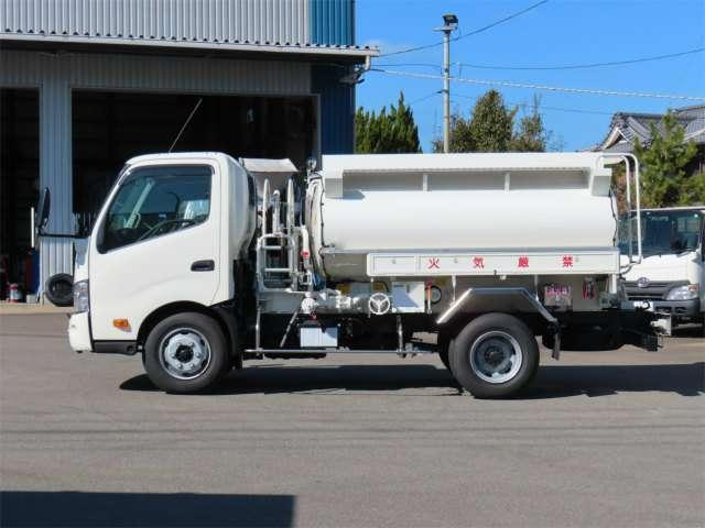 デュトロタンクローリー車