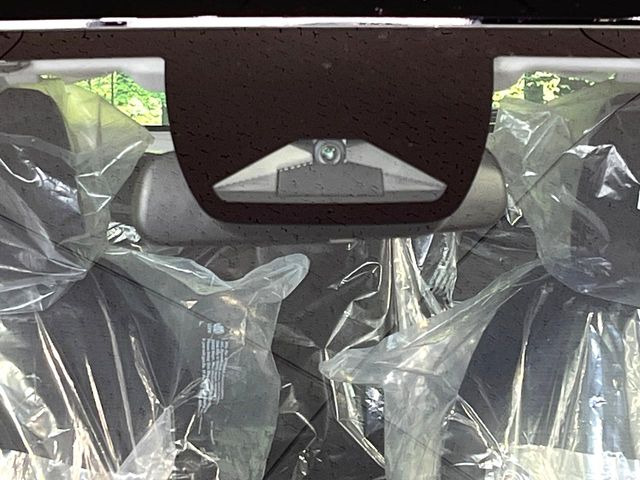 �y�z���_�Z���V���O�z���s���ɑO���̎ԗ�����F�����A�Փ˂������Ȏ��͌x��ƃu���[�L�ŏՓˉ���Ɣ�Q�y�����A�V�X�g�B�����S�Ƀh���C�u�����y���݂��������܂��B