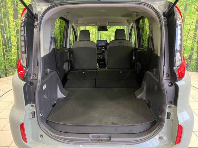 ���i�̂���������ʋ΁A���}���ɏ\���ȉ׎��X�y�[�X���m�ۂ��Ă���܂��B�Z�J���h�V�[�g��|���ƁA�傫�ȉו��̐ύڂ��\�ł���