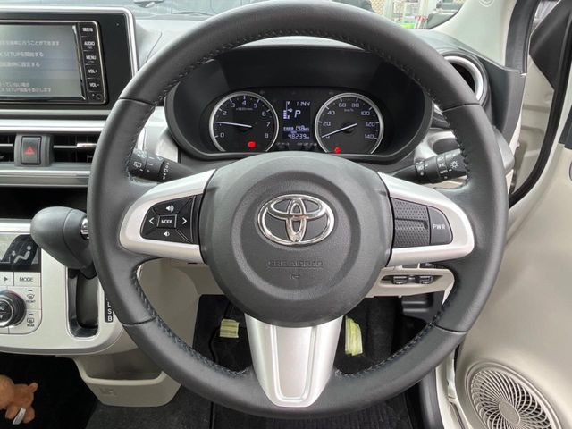 �y�����v�����X�e�A�����O�z�㎿�Ȋv���g�p���邱�ƂŁA��ɂ����������݂ƂĂ��^�]���₷���n���h���ł���