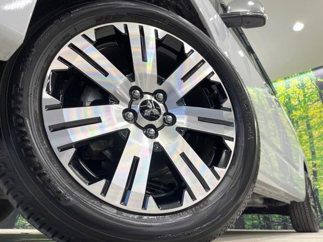 �y����18�C���`�A���~�z�C�[���z�O�ςɃ}�b�`���������A���~�z�C�[���𑕒����Ă���܂��B�e��ЊO�A���~�z�C�[����A�X�^�b�h���X�^�C�����戵�����Ă���܂��B���񂲑��k����������