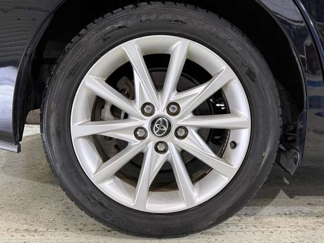 ホイールだけでも車のイメージがかなり変わりますね。