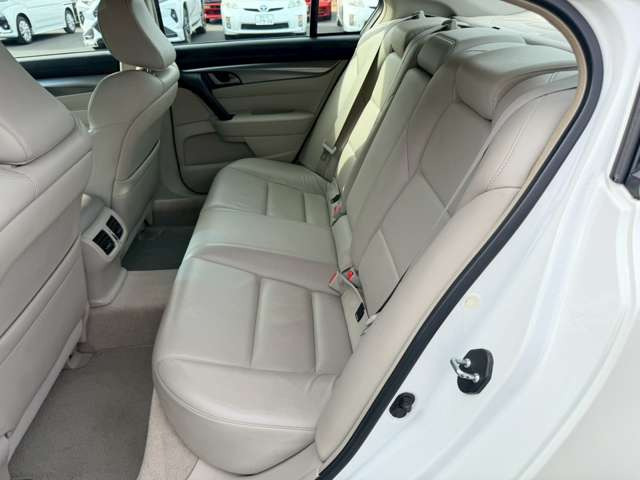 �C�ɂȂ邨�Ԃ�����܂�����E�̓d�b�ԍ����璼�ڂ��X�ɂ��₢���킹���������B�x�����@����ԗ����A��Ԃ܂łȂ�ł������������Ē����܂��B�X�^�b�t�ꓯ���A�����҂����Ă���܂��B