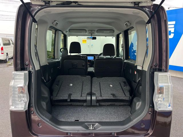 ���i�̂���������ʋ΁A���}���ɏ\���ȉ׎��X�y�[�X���m�ۂ��Ă���܂��B�Z�J���h�V�[�g��|���ƁA�傫�ȉו��̐ύڂ��\�ł���