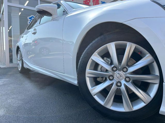 �y�����A���~�z�C�[���z�O�ςɃ}�b�`���������A���~�z�C�[���𑕒����Ă���܂��B�e��ЊO�A���~�z�C�[����A�X�^�b�h���X�^�C�����戵�����Ă���܂��B���񂲑��k����������