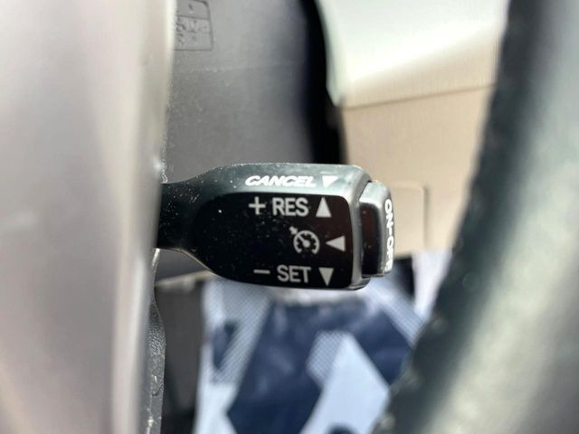 �y�N���[�Y�R���g���[���z�������H�����N���N���s�B�A�N�Z���𗣂��Ă���葬�x�ő��s���ł��A�������^�]���̕��S���y��!�����E�������ȒP�ȃX�C�b�`����Œ����ł��܂��B