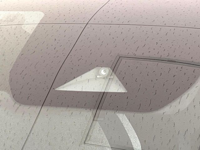 �y�C���e���W�F���g�G�}�[�W�F���V�[�u���[�L�z�t�����g�J�����őO���̎ԗ�����s�҂����m�B�Փ˂������Ȏ��͏Փ˔�Q�y���u���[�L���쓮�A�Փˉ�����T�|�[�g�B�����S�Ƀh���C�u�����y���݂��������܂��B