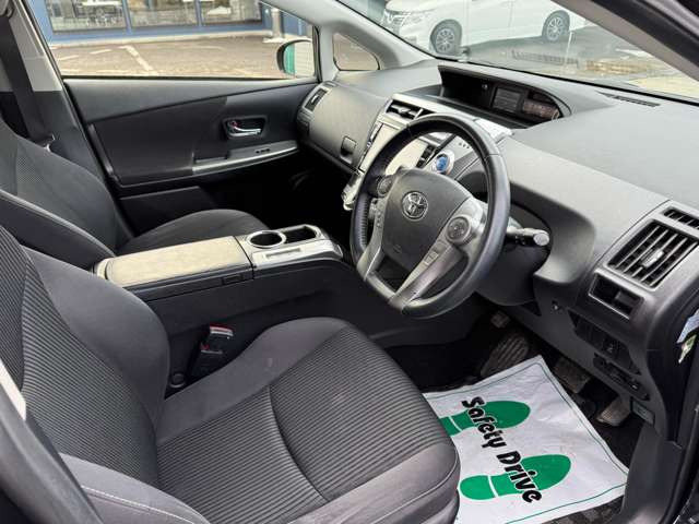 シートは触り心地、座り心地ともに上質な仕上がり。遠方への長距離ドライブでも疲れにくく、快適なドライブを楽しめます。