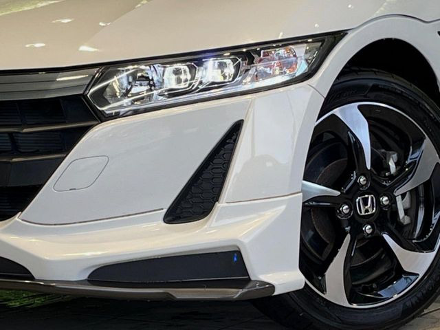 �yLED�w�b�h���C�g�z���V����ԑ��s�����ǍD�Ȏ��E���m�ۂ����S���ĉ^�]�ł��鍂�P�xLED�w�b�h���C�g�𑕔�!�_�����x�������A����d�͂��}�����Ă��܂��B