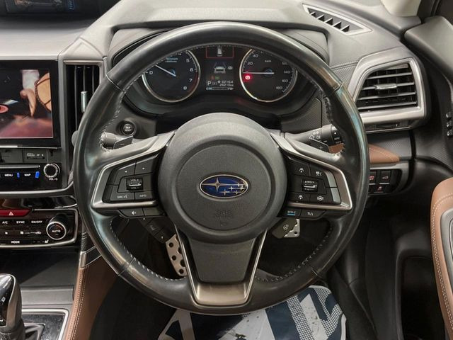 �y�����v�����X�e�A�����O�z�㎿�Ȋv���g�p���邱�ƂŁA��ɂ����������݂ƂĂ��^�]���₷���n���h���ł���