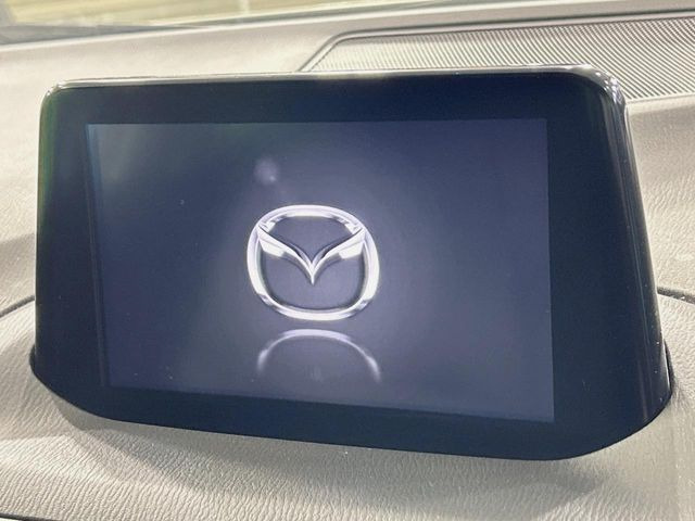 �y�}�c�_�R�l�N�g�i�r�z�ԓ��̕��͋C�Ƀ}�b�`������̌^�^�C�v�̃i�r�B�e����q�ݒ��Bluetooth�Đ����A�l�X�ȋ@�\���y���߂܂��B�����I�ȃ_�C�������삪�\�ŁA�g��������ǍD�ł��B