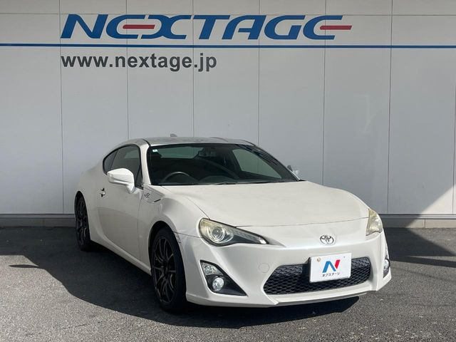 ��D�]�𒸂��Ă���܂��{�f�B�̒e�X�v���b�V���R�[�g���D�]��t���B�ʏ�̃K���X�R�[�g�ƈقȂ�A�ϋv�N��6�N�̖��@���K���X�R�[�e�B���O���A�{�f�B���L���C�ȏ�Ԃɕۂ��Ă���܂��B