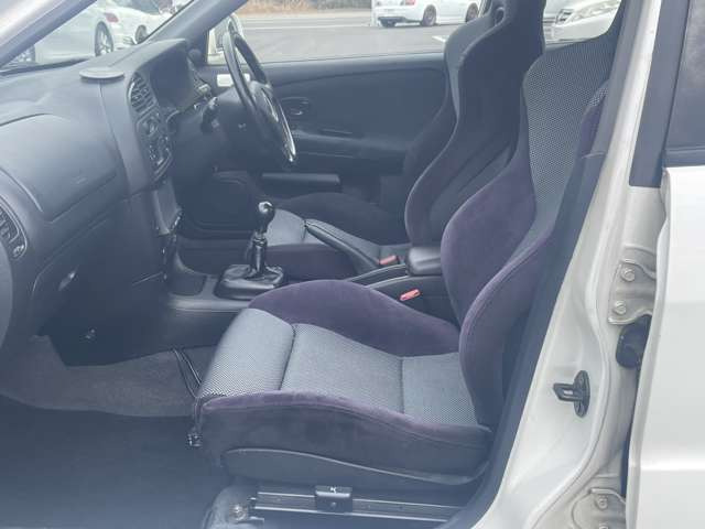 �C�ɂȂ邨�Ԃ�����܂�����E�̓d�b�ԍ����璼�ڂ��X�ɂ��₢���킹���������B�x�����@����ԗ����A��Ԃ܂łȂ�ł������������Ē����܂��B�X�^�b�t�ꓯ���A�����҂����Ă���܂��B