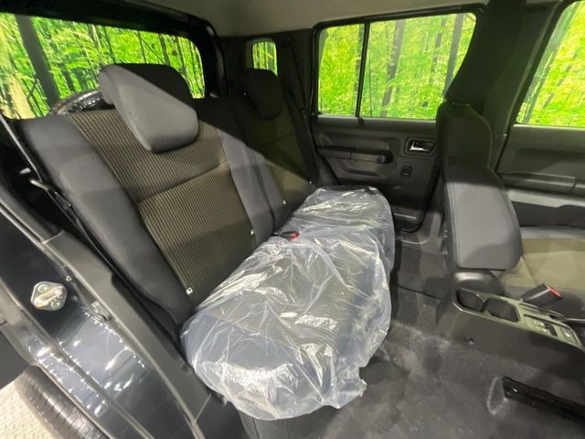 ���i���ȃI���W�i���t���A�}�b�g���I�v�V�����ɂĂ��p�ӂ��Ă���܂��B���D���ȃf�U�C����J���[�����Ԃɍ��킹�đI��ł����������Ƃ��ł��܂���