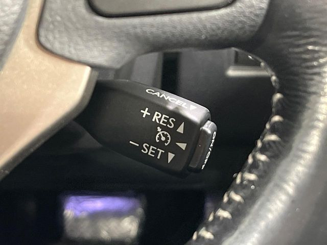 �y�N���[�Y�R���g���[���z�������H�����N���N���s�B�A�N�Z���𗣂��Ă���葬�x�ő��s���ł��A�������^�]���̕��S���y��!�����E�������ȒP�ȃX�C�b�`����Œ����ł��܂��B