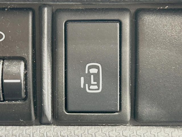 �y�p���[�X���C�h�h�A�z�X�}�[�g�L�[��^�]�Ȃ̃X�C�b�`�ŃX���C�h�h�A�̊J���\���d��������͂����ăh�A���J����K�v�������A���������q�l�ł��A�d���ו��������Ă��鎞�����N�ɊJ���߂ł��܂���