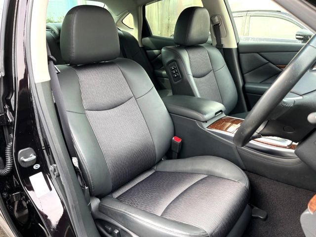 �y�n�[�t���U�[�V�[�g�z�������ƍ���S�n�𗼗������l�C�̃V�[�g���w�ʁE���ʂ̃t�@�u���b�N�f�ނ́A�ʋC���̗ǂ��⊊��ɂ����ɗD��Ă��܂��B�C���╞���ɍ��E���ꂸ���K�ɂ���肢�������܂��B