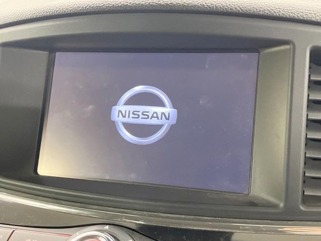 �y�����i�r�z�l�C�̏����i�r�𑕔����Ă���܂��B�i�r�̎g���₷���͂������A�I�[�f�B�I�@�\���[��!�L�����v�◷�s�͂������A�ʋ΂┃�����ȂǕ��i�̃h���C�u���y�����Ȃ�͂���