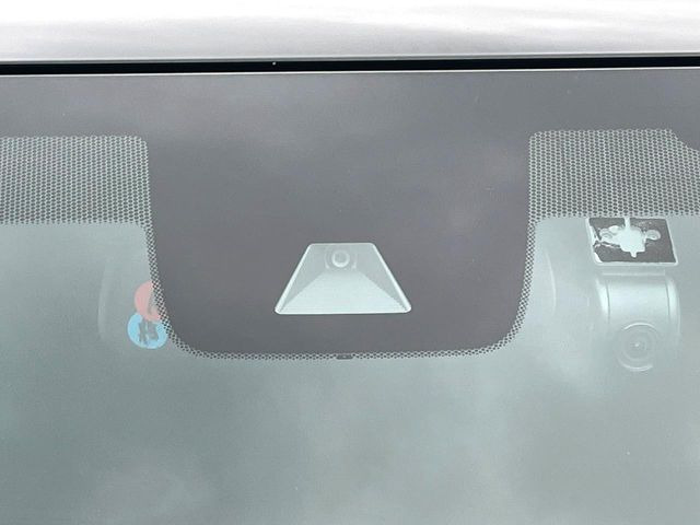 �y�z���_�Z���V���O�z���s���ɑO���̎ԗ�����F�����A�Փ˂������Ȏ��͌x��ƃu���[�L�ŏՓˉ���Ɣ�Q�y�����A�V�X�g�B�����S�Ƀh���C�u�����y���݂��������܂��B