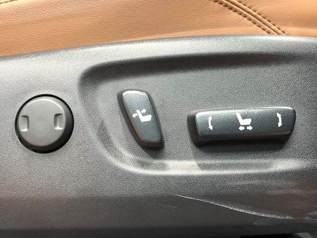 【パワーシート】スイッチ一つで簡単にシートの微調整が可能!電動だから力もいりません!自分に最適なシートポジションにセットして、快適なドライブをお楽しみください。