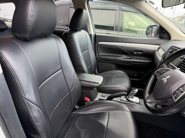 �V�[�g�͐G��S�n�A����S�n�Ƃ��ɏ㎿�Ȏd�オ��B�����ւ̒������h���C�u�ł����ɂ����A���K�ȃh���C�u���y���߂܂��B