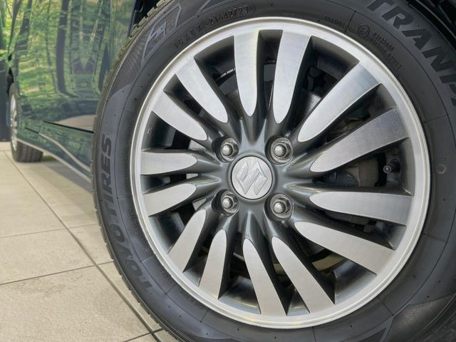 �y����14�C���`�A���~�z�C�[���z�O�ςɃ}�b�`���������A���~�z�C�[���𑕒����Ă���܂��B�e��ЊO�A���~�z�C�[����A�X�^�b�h���X�^�C�����戵�����Ă���܂��B���񂲑��k����������