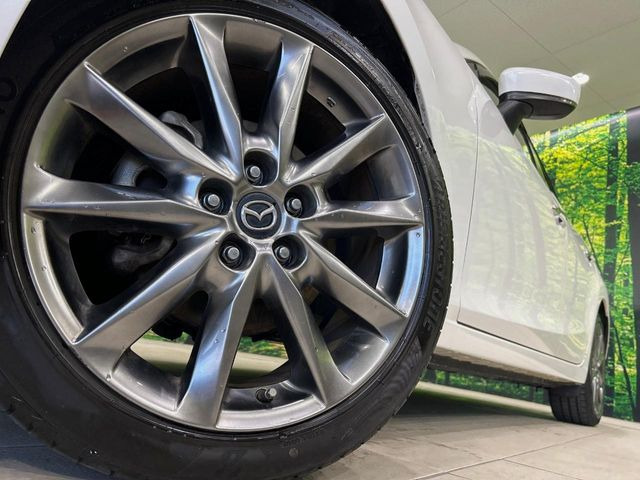 �y����18�C���`�A���~�z�C�[���z�O�ςɃ}�b�`���������A���~�z�C�[���𑕒����Ă���܂��B�e��ЊO�A���~�z�C�[����A�X�^�b�h���X�^�C�����戵�����Ă���܂��B���񂲑��k����������