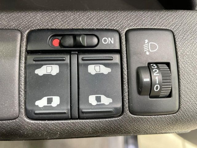 �y�����p���[�X���C�h�h�A�z�X�}�[�g�L�[��^�]�Ȃ̃X�C�b�`�Ō�ȗ����X���C�h�h�A�̊J���\���d��������͂����ăh�A���J����K�v�������A�����Ȃ��q�l�ł��ȒP�ɊJ���߂ł����K�ł���