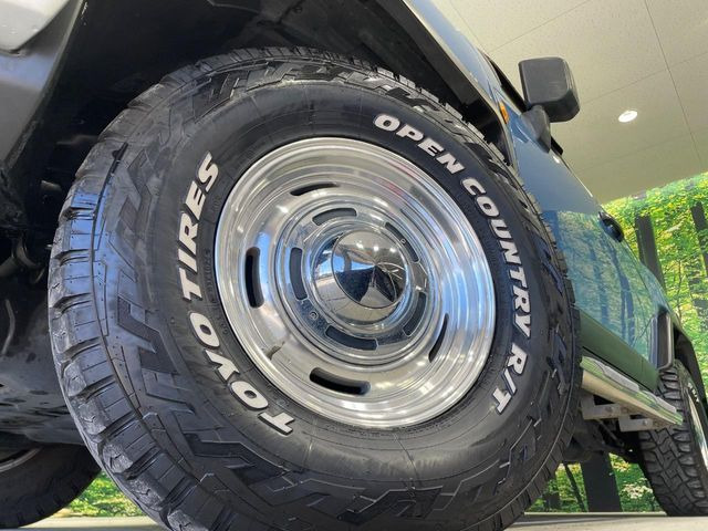 �y16�C���`�A���~�z�C�[���z�O�ςɃ}�b�`�����A���~�z�C�[���𑕒����Ă���܂��B�e��A���~�z�C�[����A�X�^�b�h���X�^�C�����戵�����Ă���܂��B���񂲑��k����������