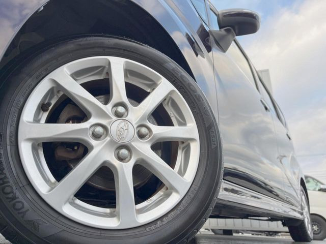 �y���������C���`�A���~�z�C�[���z�O�ςɃ}�b�`���������A���~�z�C�[���𑕒����Ă���܂��B�e��ЊO�A���~�z�C�[����A�X�^�b�h���X�^�C�����戵�����Ă���܂��B���񂲑��k����������