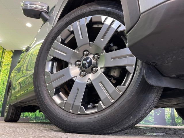 �y����18�C���`�A���~�z�C�[���z�O�ςɃ}�b�`���������A���~�z�C�[���𑕒����Ă���܂��B�e��ЊO�A���~�z�C�[����A�X�^�b�h���X�^�C�����戵�����Ă���܂��B���񂲑��k����������