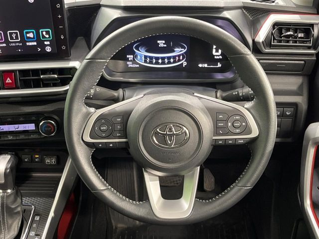 �y�����v�����X�e�A�����O�z�㎿�Ȋv���g�p���邱�ƂŁA��ɂ����������݂ƂĂ��^�]���₷���n���h���ł���