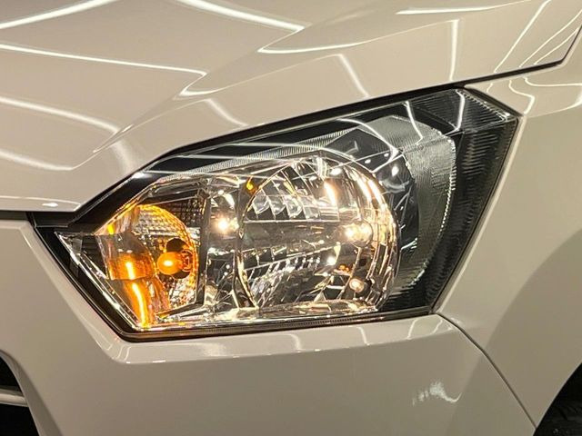 �w�b�h���C�g��e�[�������v&�A���~�z�C�[�����̊e��R�[�e�B���O���I�X�X�����Ă���܂��B�����Y�����̉��΂݂≘���}���A���ꂢ�ȏ�Ԃ������e�i���X���X�ŕۂĂ܂���