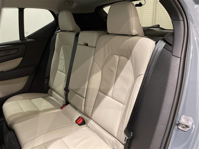 XC40B4 AWD インスクリプション 4WD