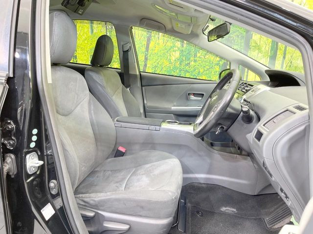 運転席シート廻りは使用感も少なく、良好な状態となっています。丁寧に使われていたことがよくわかりますね。