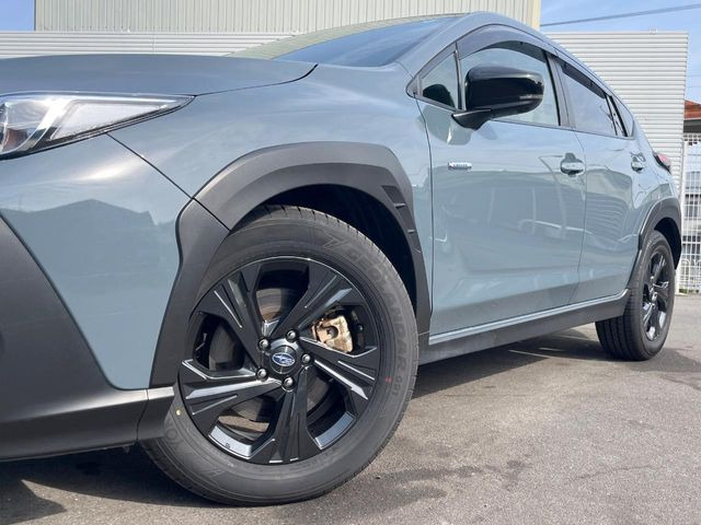 �y����17�C���`�A���~�z�C�[���z�O�ςɃ}�b�`���������A���~�z�C�[���𑕒����Ă���܂��B�e��ЊO�A���~�z�C�[����A�X�^�b�h���X�^�C�����戵�����Ă���܂��B���񂲑��k����������