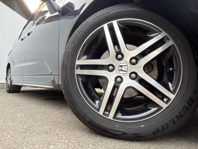 �y����17�C���`�A���~�z�C�[���z�O�ςɃ}�b�`���������A���~�z�C�[���𑕒����Ă���܂��B�e��ЊO�A���~�z�C�[����A�X�^�b�h���X�^�C�����戵�����Ă���܂��B���񂲑��k����������