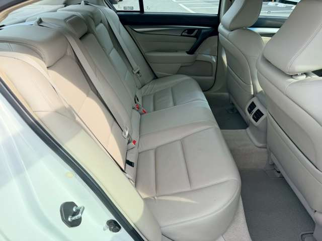 �C�ɂȂ邨�Ԃ�����܂�����E�̓d�b�ԍ����璼�ڂ��X�ɂ��₢���킹���������B�x�����@����ԗ����A��Ԃ܂łȂ�ł������������Ē����܂��B�X�^�b�t�ꓯ���A�����҂����Ă���܂��B