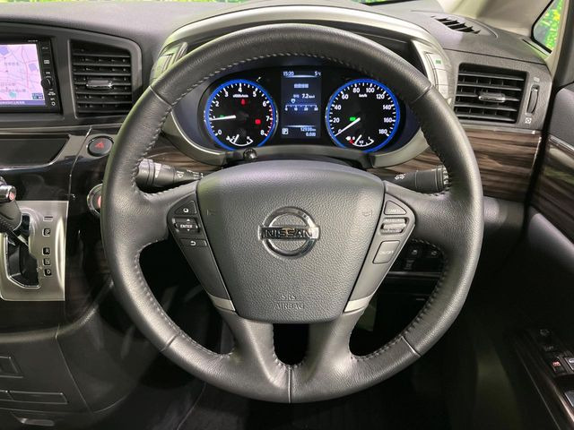 �y�����v�����X�e�A�����O�z�㎿�Ȋv���g�p���邱�ƂŁA��ɂ����������݂ƂĂ��^�]���₷���n���h���ł���