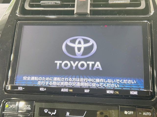 【純正9型ナビ】人気の純正ナビを装備しております。ナビの使いやすさはもちろん、オーディオ機能も充実!キャンプや旅行はもちろん、通勤や買い物など普段のドライブも楽しくなるはず♪